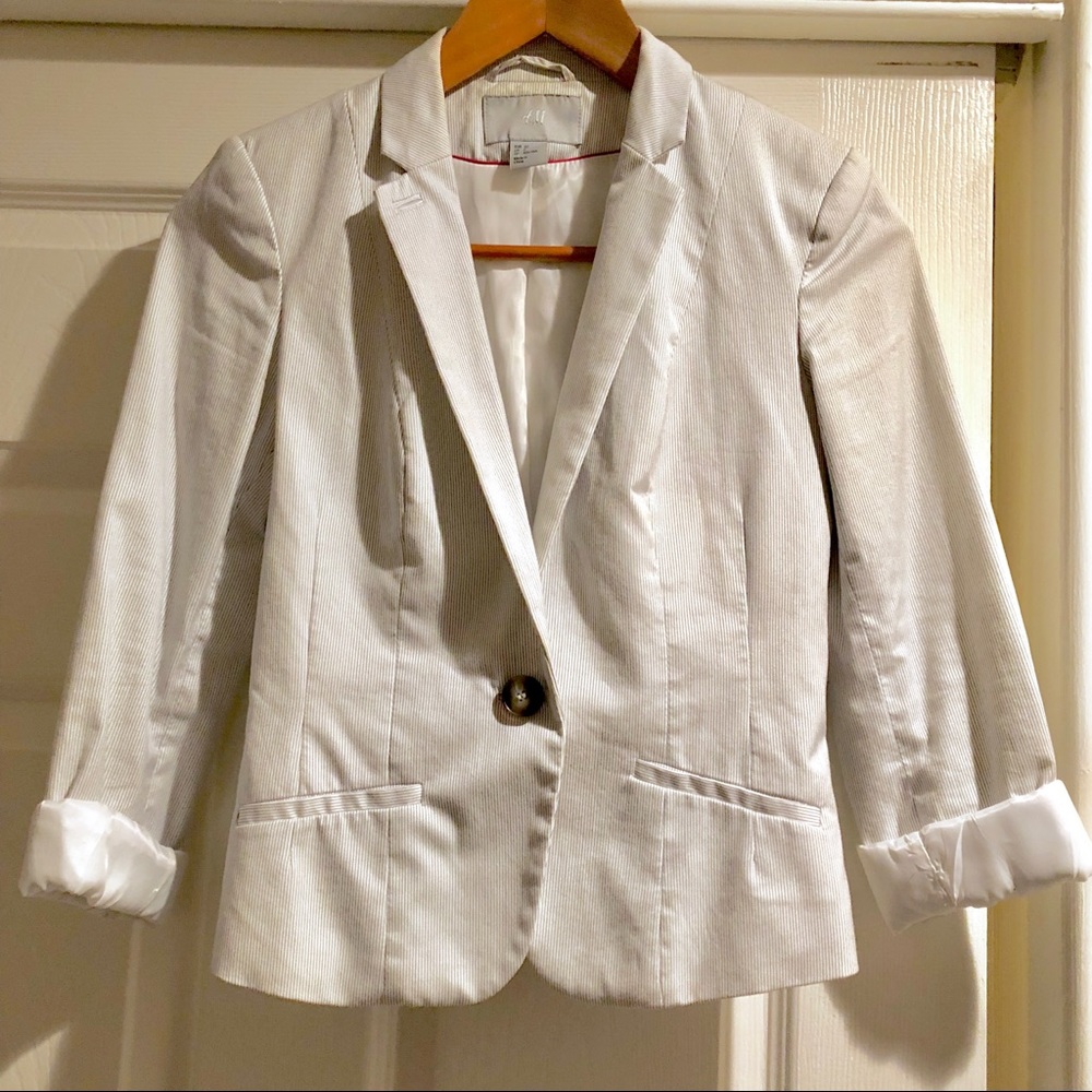H&M’ Blazer white light gray pinstripe Size 2
